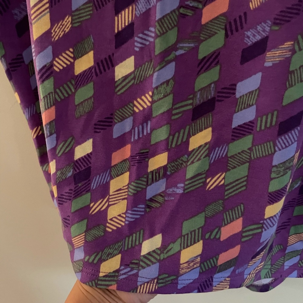 🌹🌹Lularoe Gracie little girl’s shirt - Picture 4 of 5